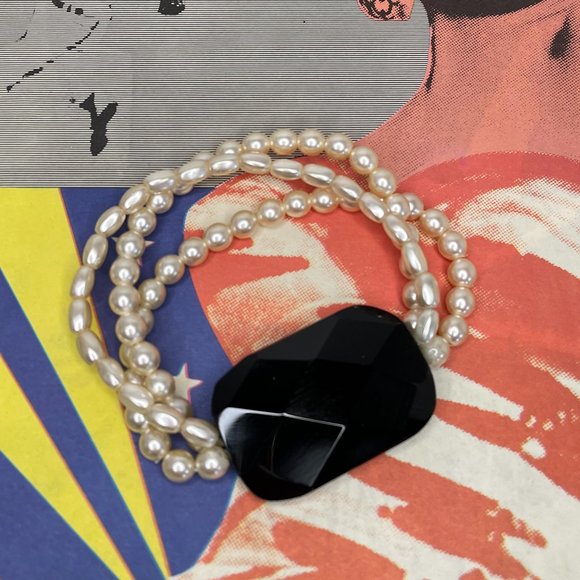 Vintage Faux Pearl and Fake Onyx Bracelet - Picture 2 of 4